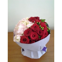 B17 Hydrangea * 20 Roses * Green Bean Bouquet $1,020