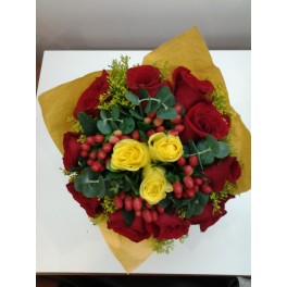 B38 12 Roses Bouquet $780