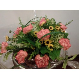 G03 Carnations * Gloriosa Daisy $380